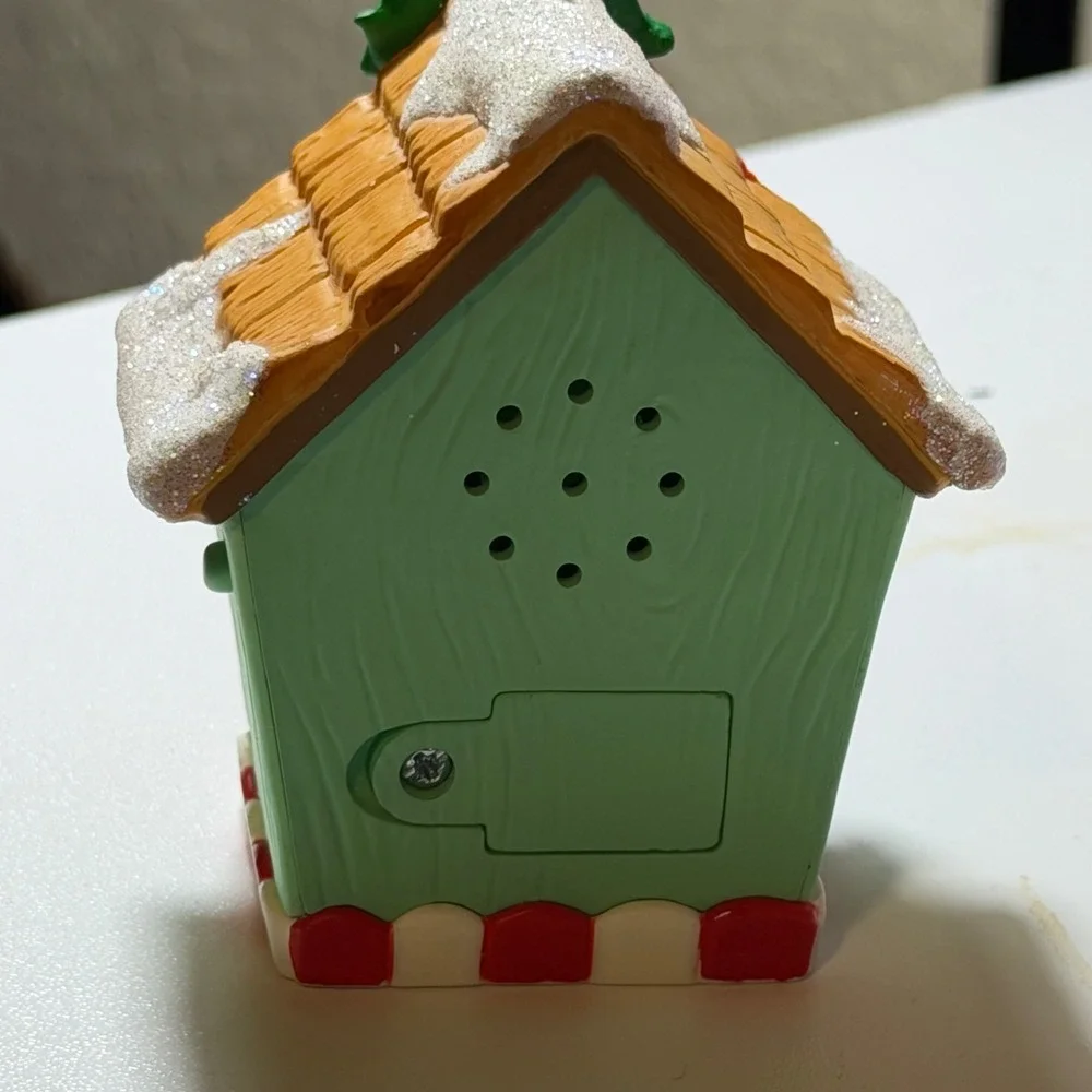 Hallmark Ornament Caroling‎ Cardinal 2020 Red Birdhouse Musical Sound Holiday